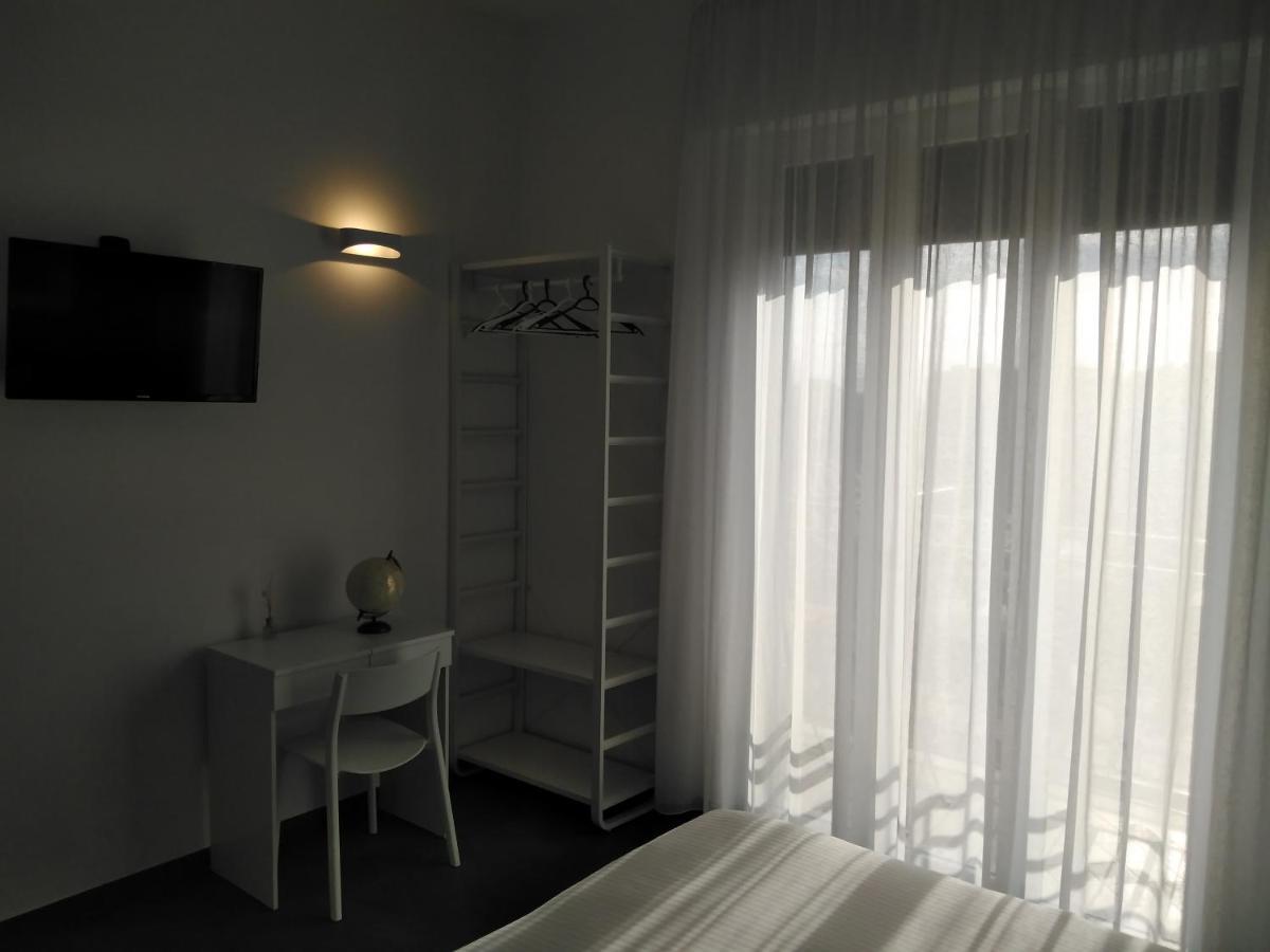 Delia Rooms&Gallery Napels Buitenkant foto